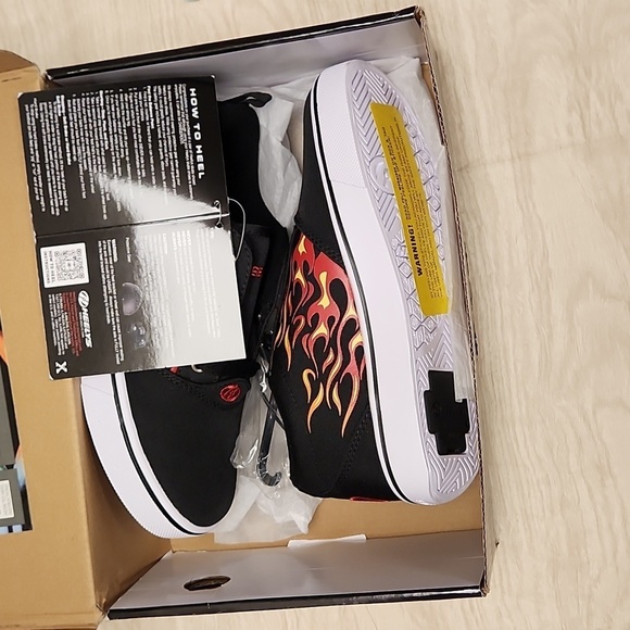 Heelys Pro 20 - Black and red Flames - youth 4 - Picture 7 of 9